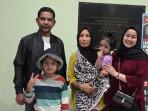 Senator Azhari Cage Bantu Tiket Pulang Bocah Bocor Jantung dari Jakarta ke Aceh