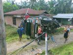 bangkai-truk-gagal-menanjak-di-perbukitan-seumadam-aceh-tamiang.jpg