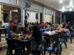 Listrik Padam Belasan Jam, Warga Banda Aceh Padati Warkop