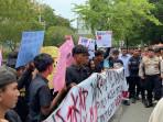 demo-kasus-wastafel-di-Polda-Aceh.jpg