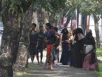 etnis-Rohingya-berkumpul-di-trotoar-Jalan-Sudirman-Pekanbaru.jpg