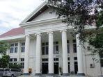 gedung-fakultas-hukum.jpg