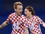 gelandang-kroasia-ivan-rakitic-kiri-dan-luka-modric_20171112_172347.jpg
