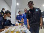 hasil-dari-tes-urine-yang-dilakukan-terhadap-puluhan-sopir-bus-di-terminal-tipe-a-banda-aceh.jpg