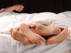 hubungan-suami-istri-di-ranjang-doa-tahan-lama-saat-berhubungan.jpg