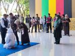 Dua Terpidana Zina Dicambuk 100 Kali di Taman Sari Banda Aceh