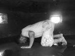 ilustrasi-orang-sujud.jpg
