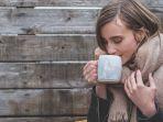ilustrasi-wanita-minum-teh.jpg