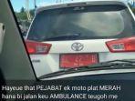 Parah! Mobil Dinas Pejabat Galus Hambat Laju Ambulans di Jalan Nasional, Videonya Viral di Medsos