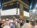 jamaah-haji-bertawaf_20180810_124358.jpg