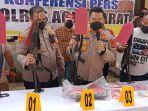 kabid-humas-polda-aceh-akombes-pol-winardy-memperlihatkan-barang-bukti-senjata-api.jpg