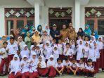 kadiskes-aceh-kadiskes-nagan-raya-dan-tim-medis-ketika-vaksin-polio-di-beutong-ateuh.jpg