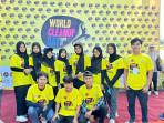 Mahasiswa Ikut Sukseskan World Cleanup Day 2025 di Pantai Kuala Raja Bireuen