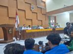 melancarkan-demo-ke-DPRK-Pidie-1009.jpg
