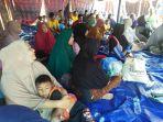 mengungsi-ke-tenda-darurat.jpg
