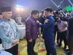menteri-pertanian-menyematkan-pin-kepada-pj-bupati-aceh-besar.jpg