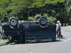 mobil-terbalik-dekat-tanjakan-semen.jpg