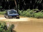 mobil-terobos-banjir1.jpg