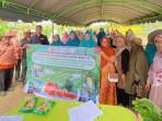 Ketua PKK Aceh Besar Ikut Panen Semangka, USK Dukung Pendirian Agrowisata di Miruk Lam Reudeup