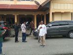 pegawai-kantor-bupati-aceh-singkil-ke-luar-ruangan-saat-terjadi-gempa-jumat-292022.jpg