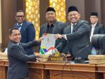 DPRK Nagan Raya Paripurnakan Raqan RPJP 2025–2045, Wabup Raja Sayang Hadir