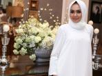 penyanyi-yuni-shara-saat-menghadiri-acara-pengajian_20151004_154807.jpg
