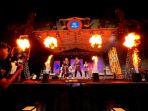 personel-orang-utan-squad-saat-sedang-tampil-dalam-ajang-koetaradja-music-festival.jpg