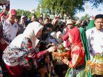 peserta-karnaval-HUT-Ke-78-RI-di-jalan-depan-Meuligoe-Gubernur-Aceh.jpg