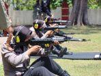 polwan-satker-ditsamapta-polda-aceh-ikut-latihan-menembak-di-lapangan-tembak.jpg