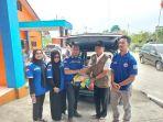 serahkan-bantuan-kepada-korban-banjir-yang-diterima-Kepala-BPBD-Aceh-Singkil.jpg