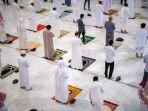shalat-di-masjid-nabawi-arab-saudi.jpg