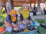 Teut Apam Digelar di Hari Jadi Pidie, Kepsek Hingga Guru Siapkan Kue Khas Ini untuk Peserta Karnaval