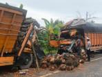 Sopir Mengantuk, Dua Truk Saling Seruduk di Aceh Timur