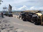 truk-muatan-besi.jpg