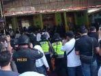 upaya-penangkapan-tersangka-pencabulan-oleh-anggota-Polda-Jatim.jpg