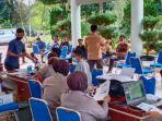 Polres Gayo Lues Layani Vaksinasi untuk Anggota DPRK dan ASN di Lingkungan Sekretariat Dewan