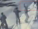 viral-rekaman-cctv-aksi-pembegalan-membawa-celurit-oleh-tiga-pria-korban-berusaha-melawan.jpg