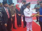 wali-kota-langsa-serahkan-surat-remisi-untuk-napi_20180817_141859.jpg