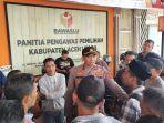 warga-Paya-Bakong-Kabupaten-Aceh-Utara-mendatangi-Kantor-Panwaslih.jpg