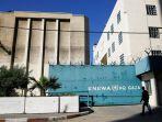 warga-palestina-melintas-di-depan-markas-besar-unrwa-di-gaza.jpg