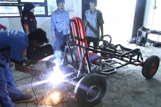 Siswa SMKN 7 Lhokseumawe Rakit 'Gokart off Road'