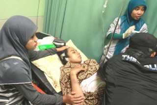 Pria Bertopeng Aniaya Sekeluarga - 041212_9.jpg