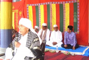 Abuya Jamaluddin Waly Pimpin Zikir di Kota Bahagia