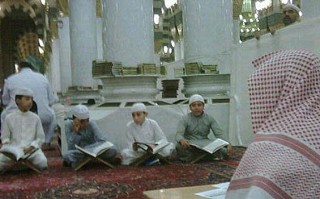 Dulu Ulama Kita Hebat-hebat di Mekkah - 20120328ngajidimadinah.jpg