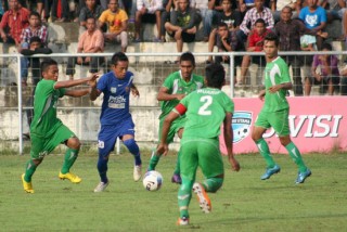 45 Menit, Cetak Tiga Gol - 280512foto.13_.jpg