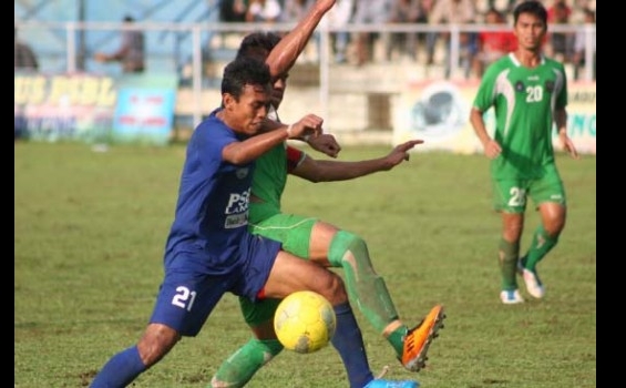 45 Menit, Cetak Tiga Gol - 280512foto.16_.jpg