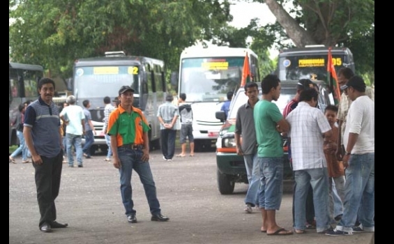 45 Menit, Cetak Tiga Gol - 280512foto.3_.jpg