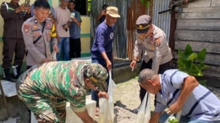 Pemerintah Negeri Geser Musnahkan 100 Liter Sopi, Tegaskan Berantas Miras Dari Laut