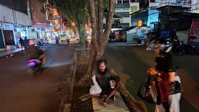 Angkatan Muda GPM Ranting Oikumene Berbagi 80 Box Makanan kepada Gelandangan di Ambon