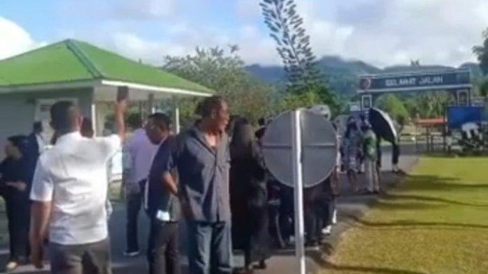 Warga Duga Pengusiran Jemaat oleh Prajurit Lanud Pattimura Berkaitan Masalah Sengketa Lahan